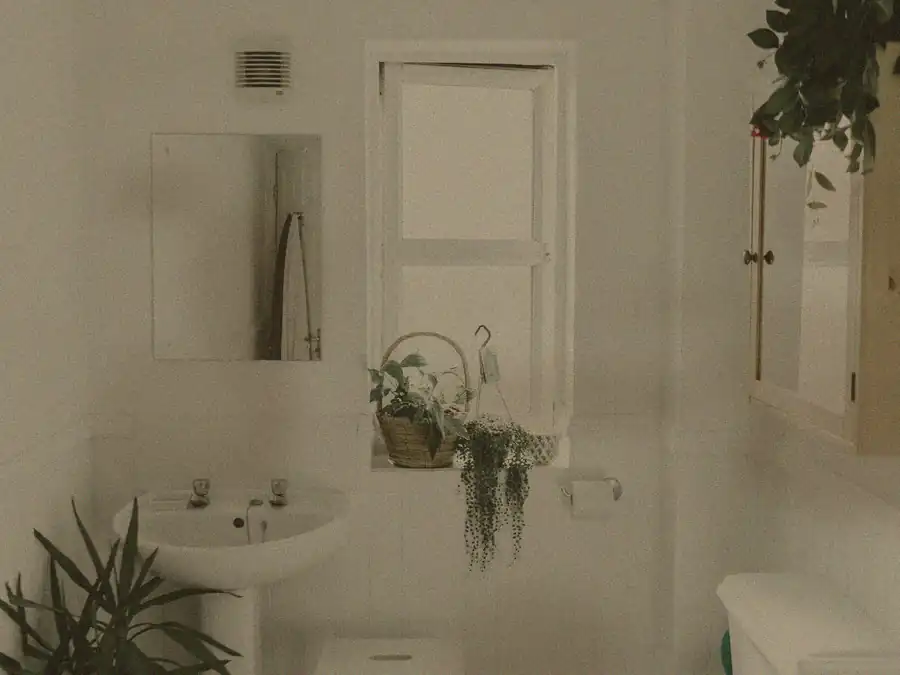 Bathroom before cleaning